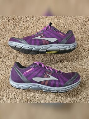 Brooks Pure Connect Purple Sneakers - Women sz 8.5